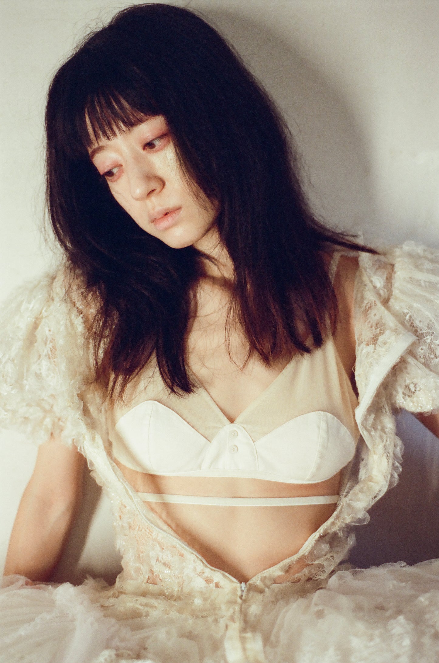 Crossing the Line bra