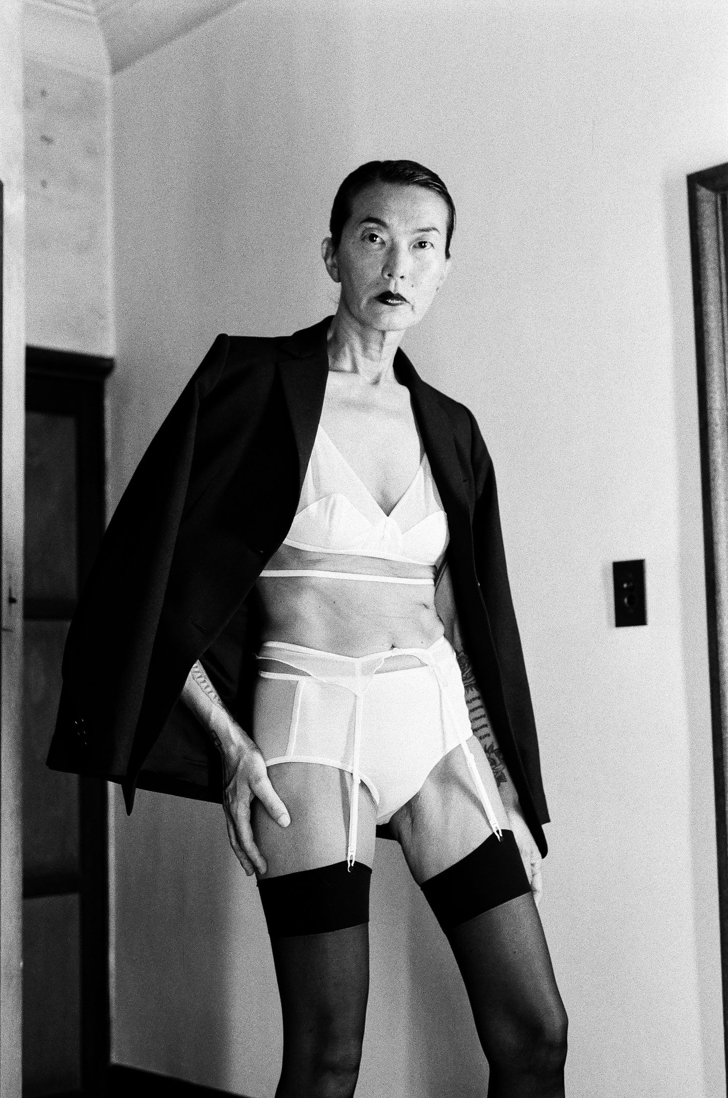 Crossing the Line bra