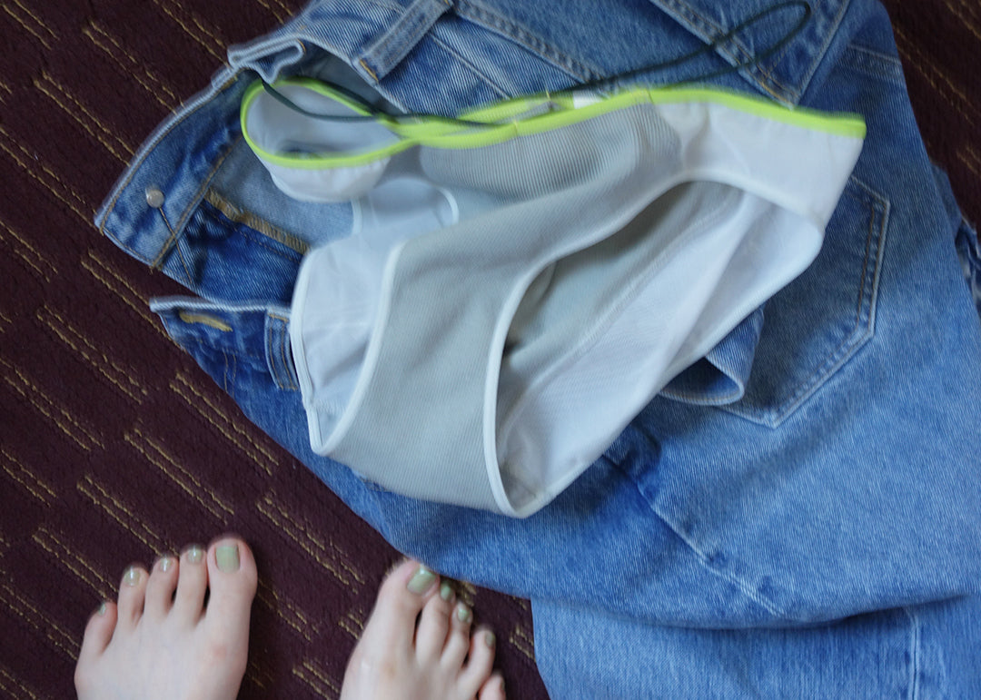 2 colors strip shorts