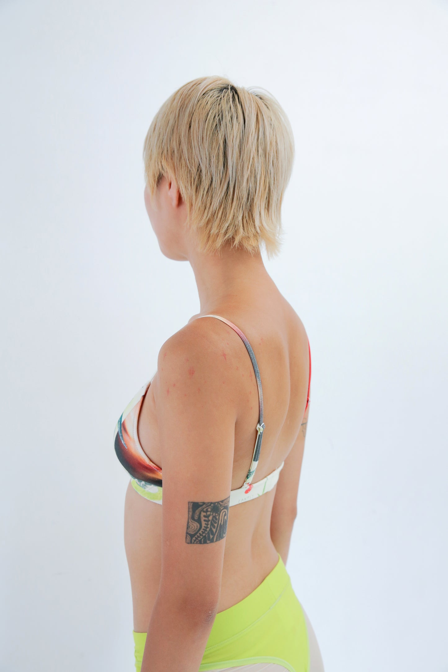 【001】messenger bra
