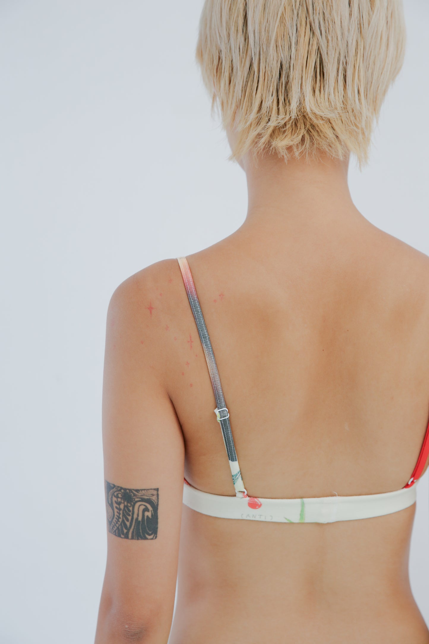 【001】messenger bra